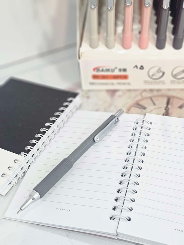 مداد مغزی ۰/۷