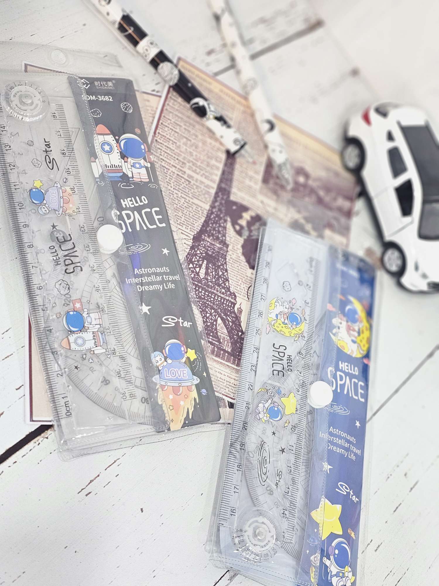 ست خط کش طرح فضانورد با خط کش تاشو