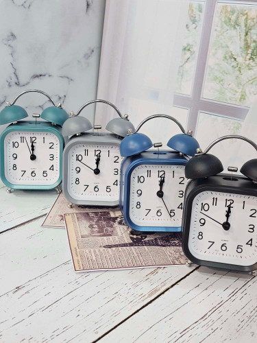 ساعت زنگدار فلزی مربع