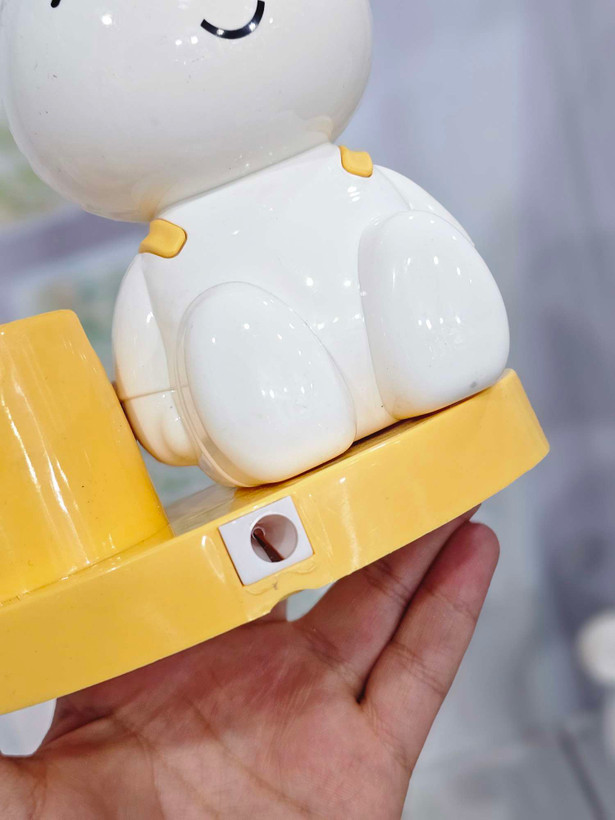 چراغ مطالعه شارژی جاقلمی دار طرح خرگوش